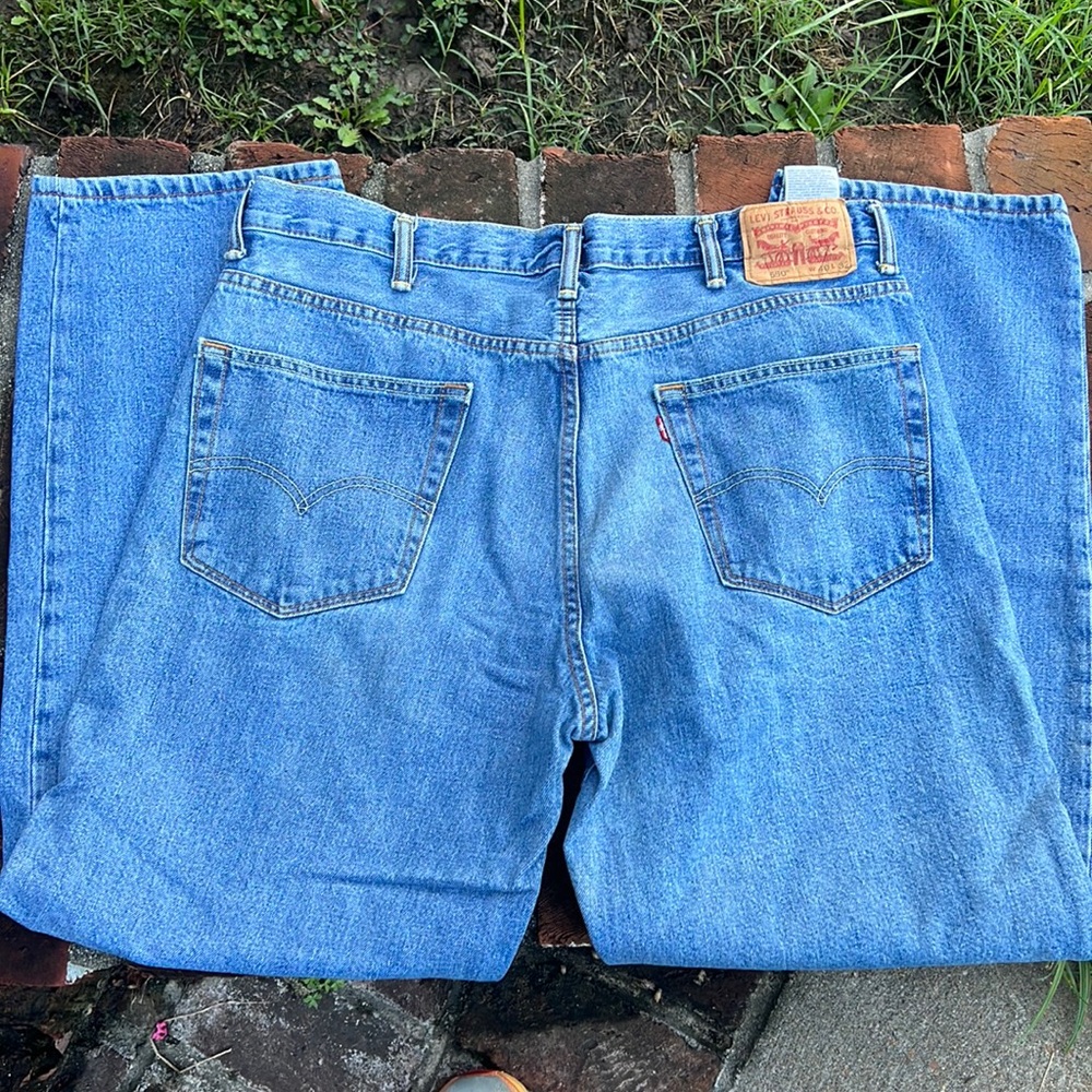 Levi's 550 medium wash jeans size 40